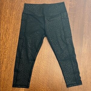 CVG Leopard Print Capri Length Leggings